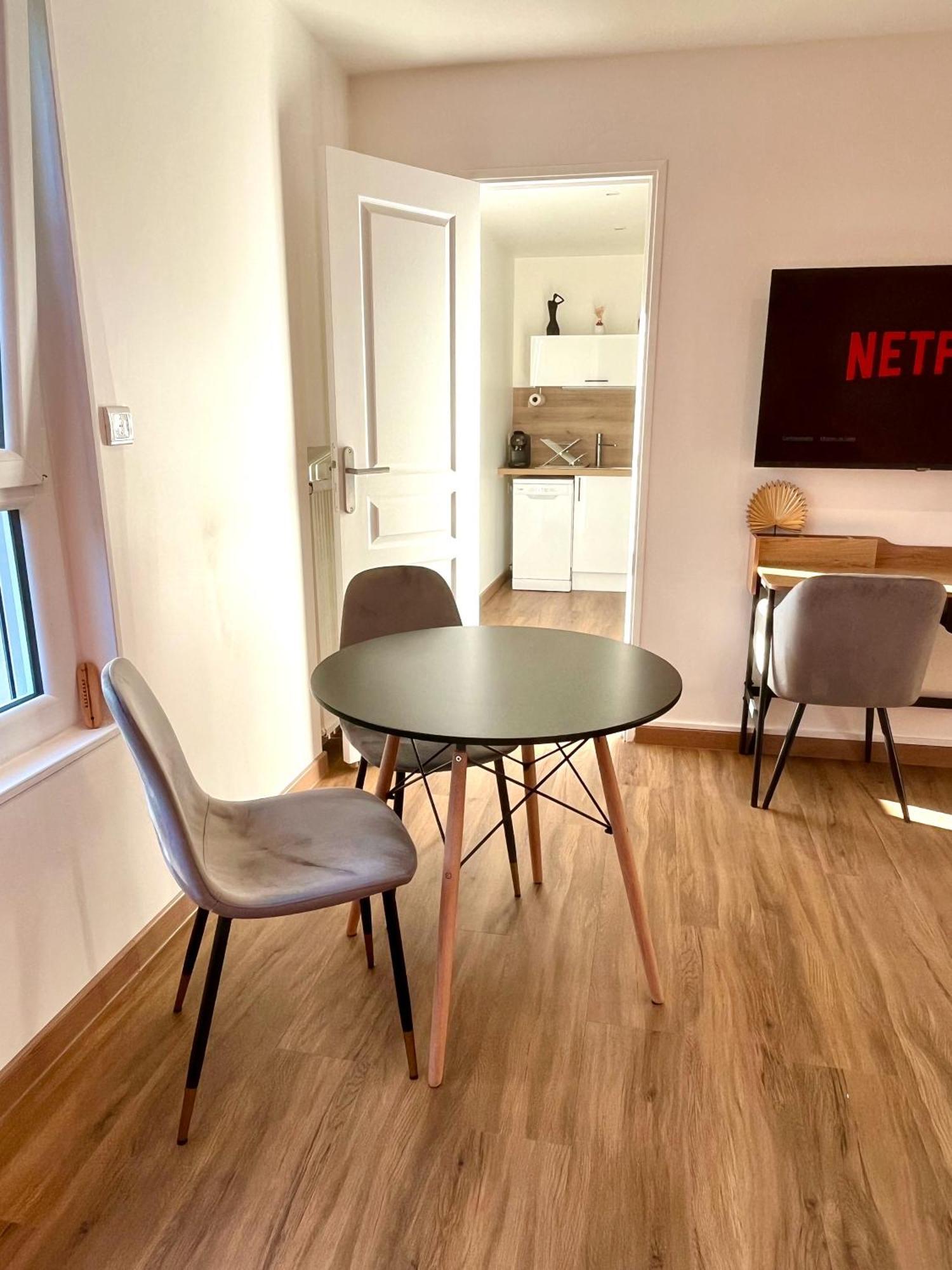 Charmant Studio + Parking Prive Caen Ngoại thất bức ảnh
