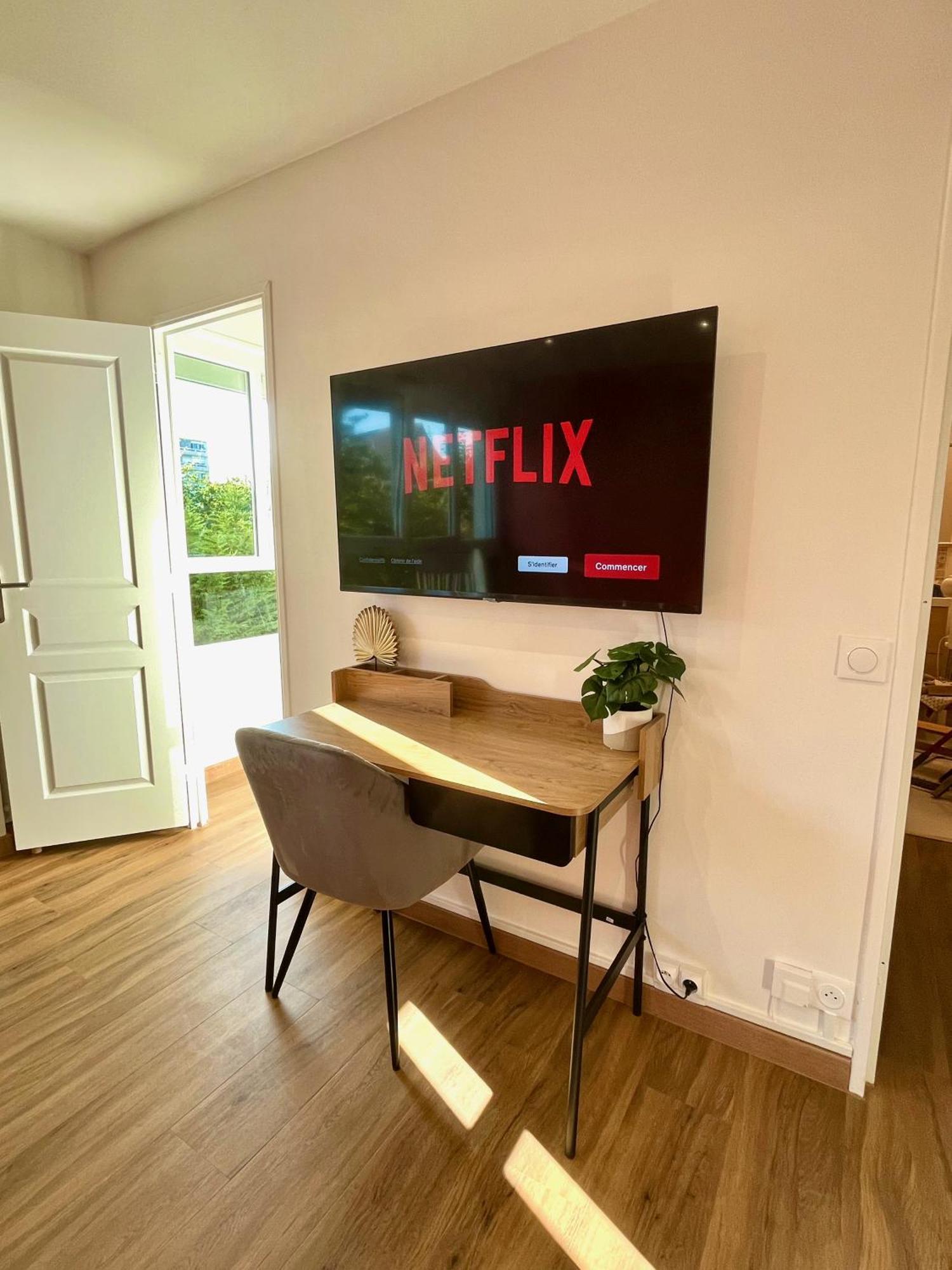 Charmant Studio + Parking Prive Caen Ngoại thất bức ảnh